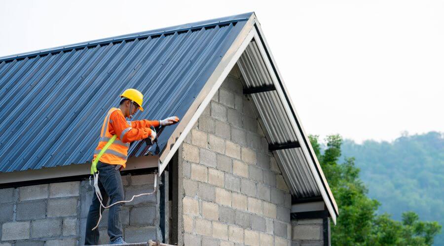 Expert Emergency Roof Repairs services in Axtell, KS